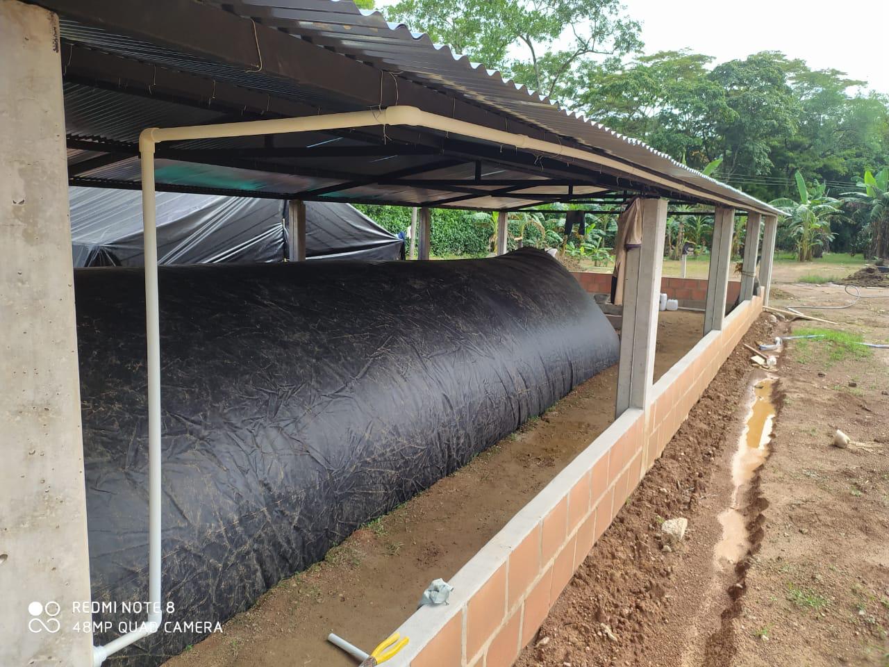 Biodigestor tubular agrícola con geomembrana