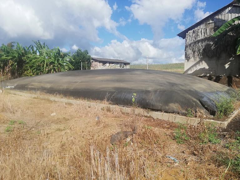 Biodigestor tipo laguna con geomembrana HDPE