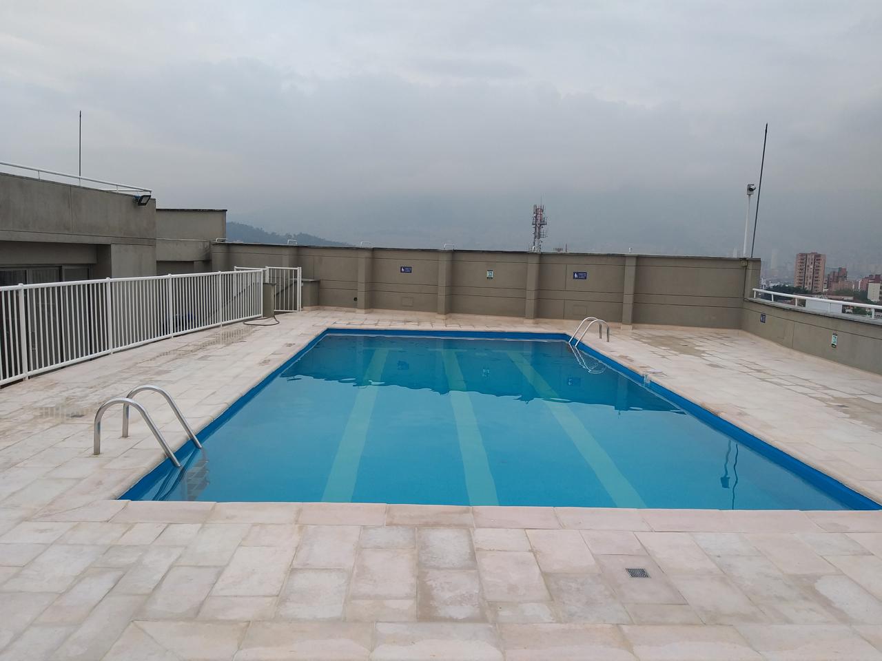 Piscina en geomembrana proyecto turístico