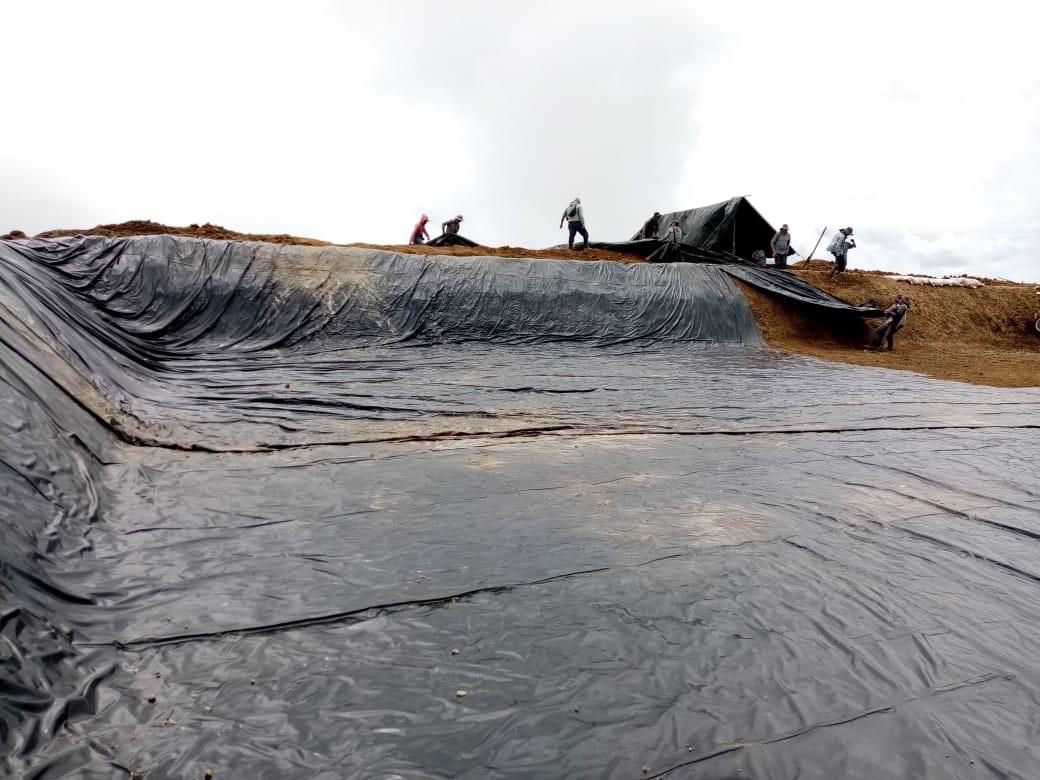 Reservorio con geomembrana HDPE